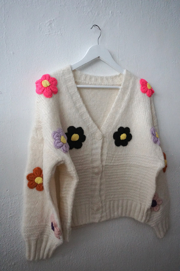 Cozy knit flowers