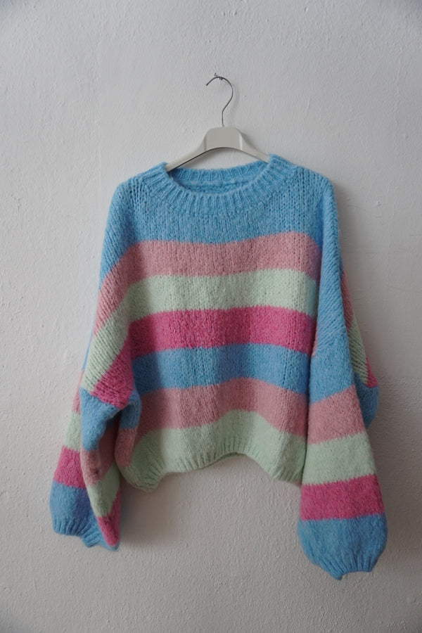 cozy pastell colored knit