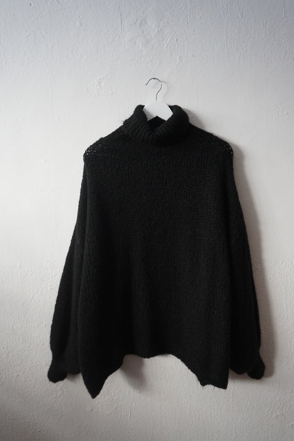 Cozy knit black